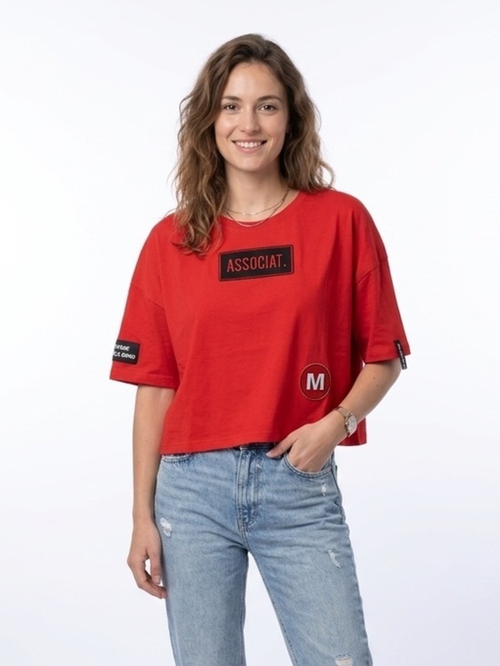 Red 'ASSOCIAT.' Patch Graphic Crop T-Shirt Crewneck Size Medium